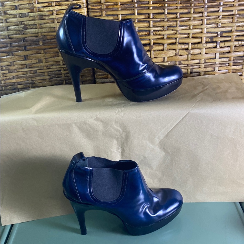 EUC Pedro Garcia made in Spain electric blue shiny 3“ heel booties EU 37 US 6.5 - Picture 2 of 9